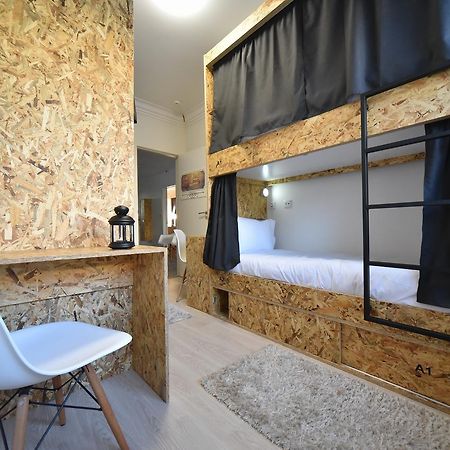 S&S Hostel Lissabon Buitenkant foto
